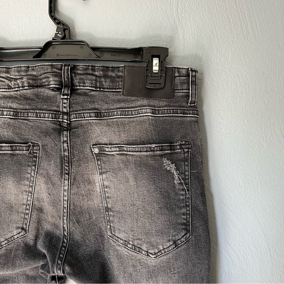 Distressed H&M Jeans Sz 32 X 32 - Picture 5 of 5